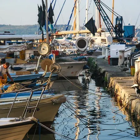 Cosy Little Love Nest In