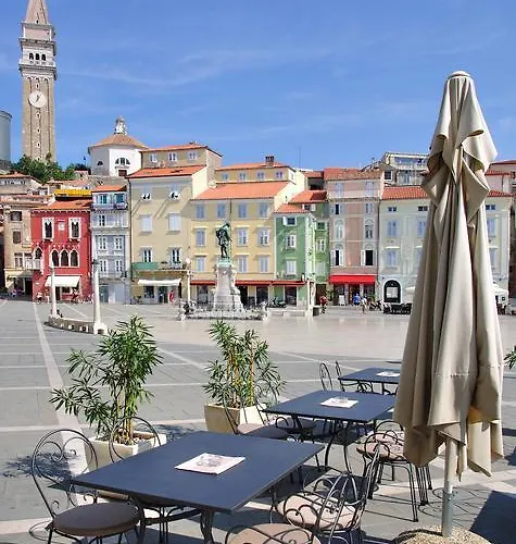 Cosy Little Nest In *